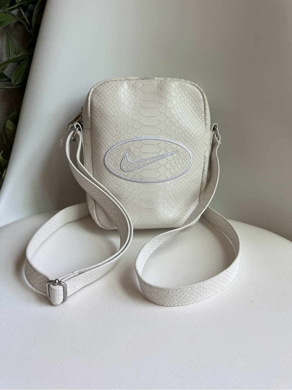 Supreme x Nike Style: SS25 Leather Shoulder Bag, Style HJ7964